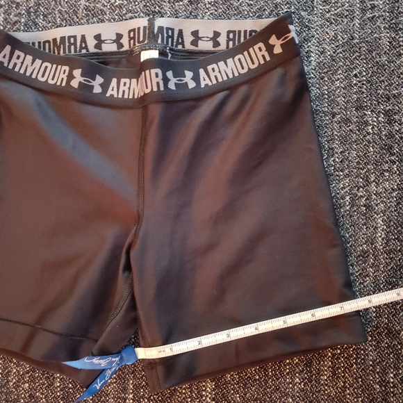 Black Under Armour shorts - XS - Picture 8 of 9